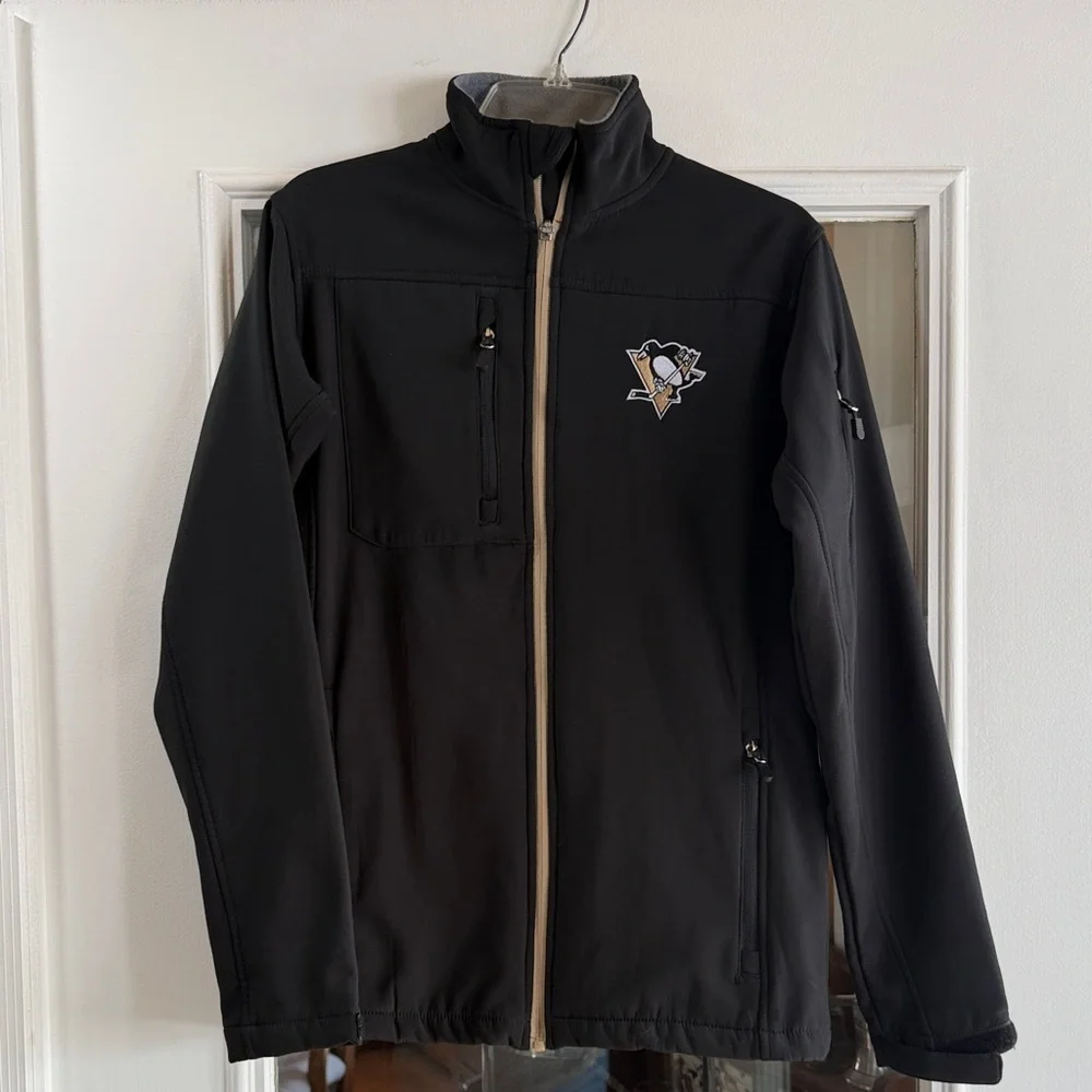 NHL Penguins full zip fleece lined jacket - size small